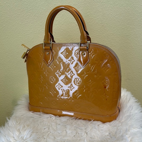 💯Authentic Louis Vuitton Alma  Handbag🍀 - Picture 2 of 16